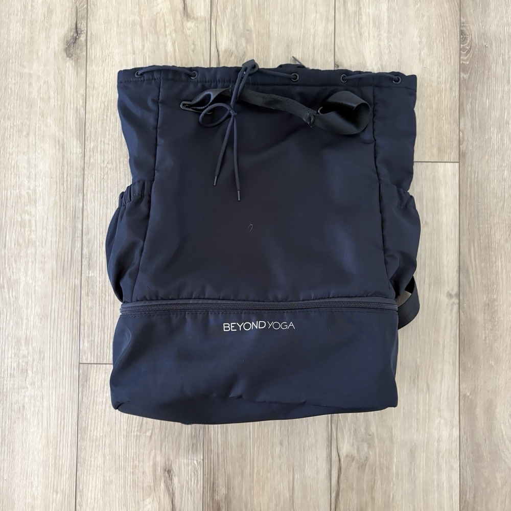 Beyond Yoga Black Drawstring Backpack Gym Bag Yoga Tote Shoes Compartment